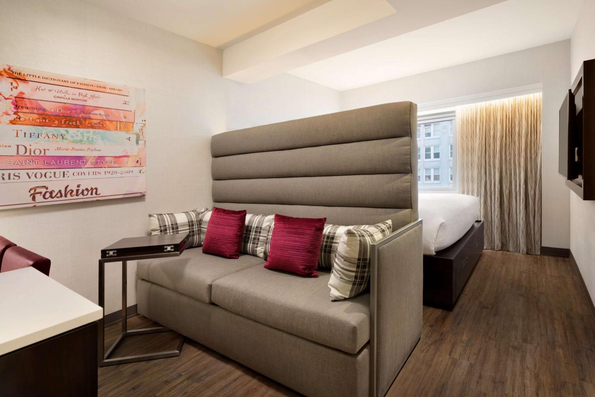 Embassy By Hilton Manhattan Times Square 4*