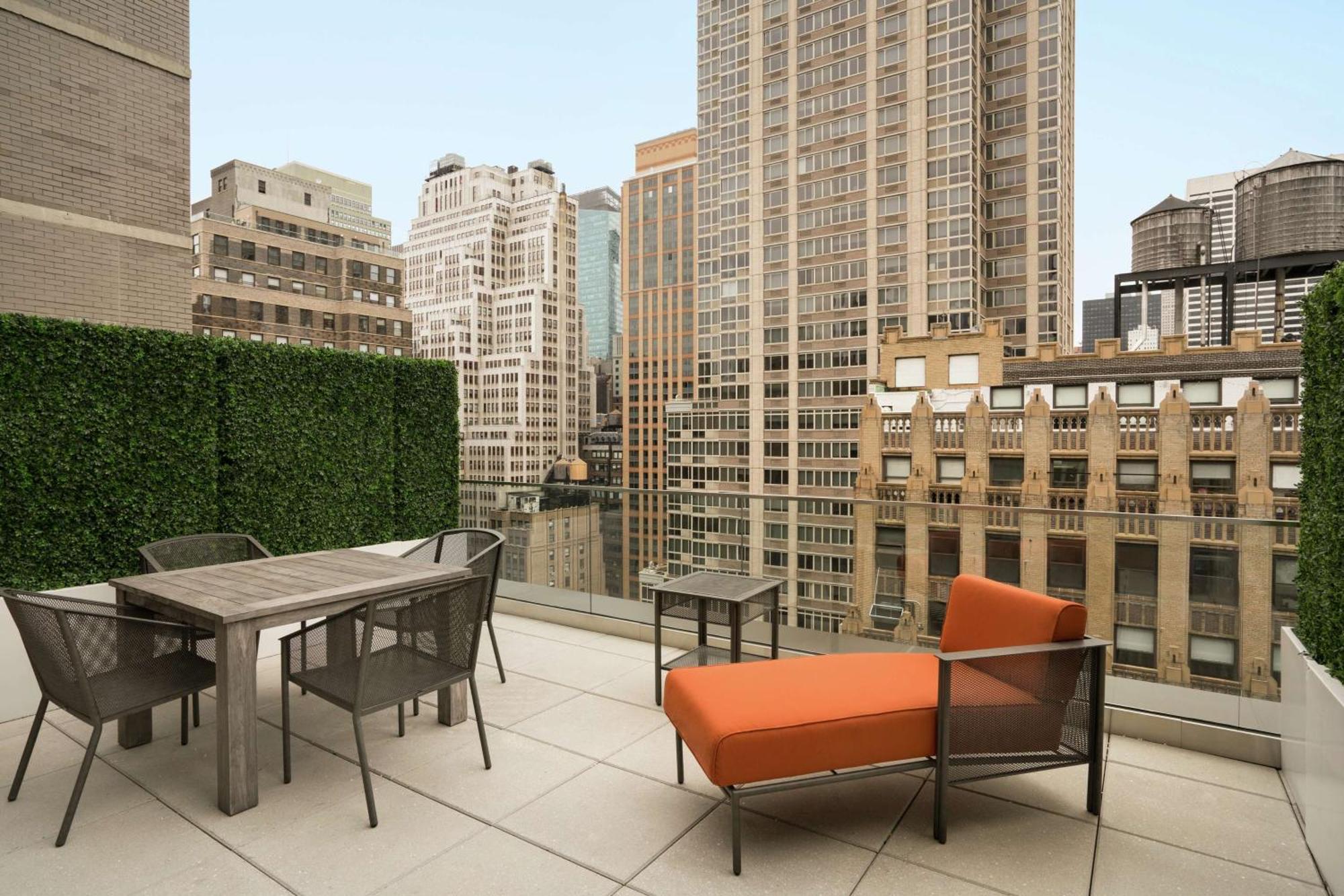 Hotel Embassy By Hilton Manhattan Times Square New York
