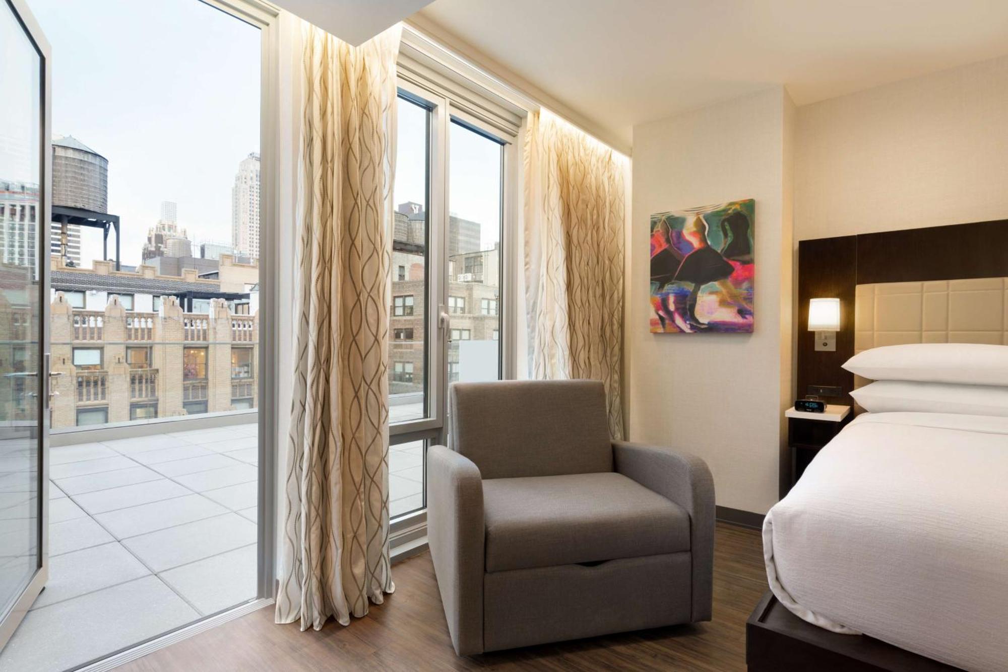 Embassy By Hilton Manhattan Times Square 4*