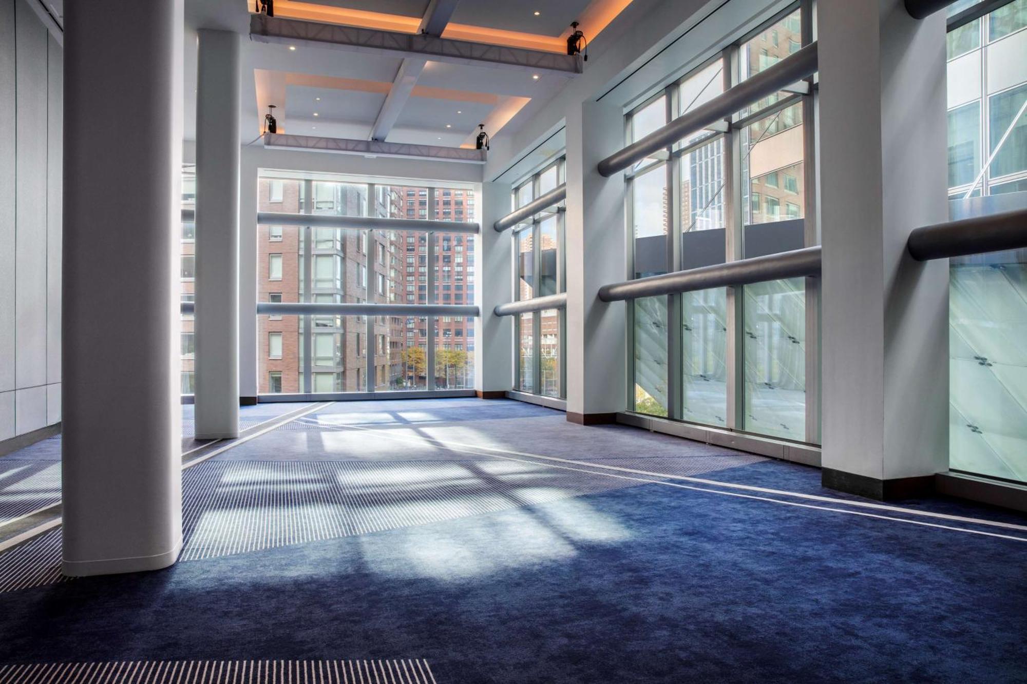 Conrad Downtown Hotel 5*