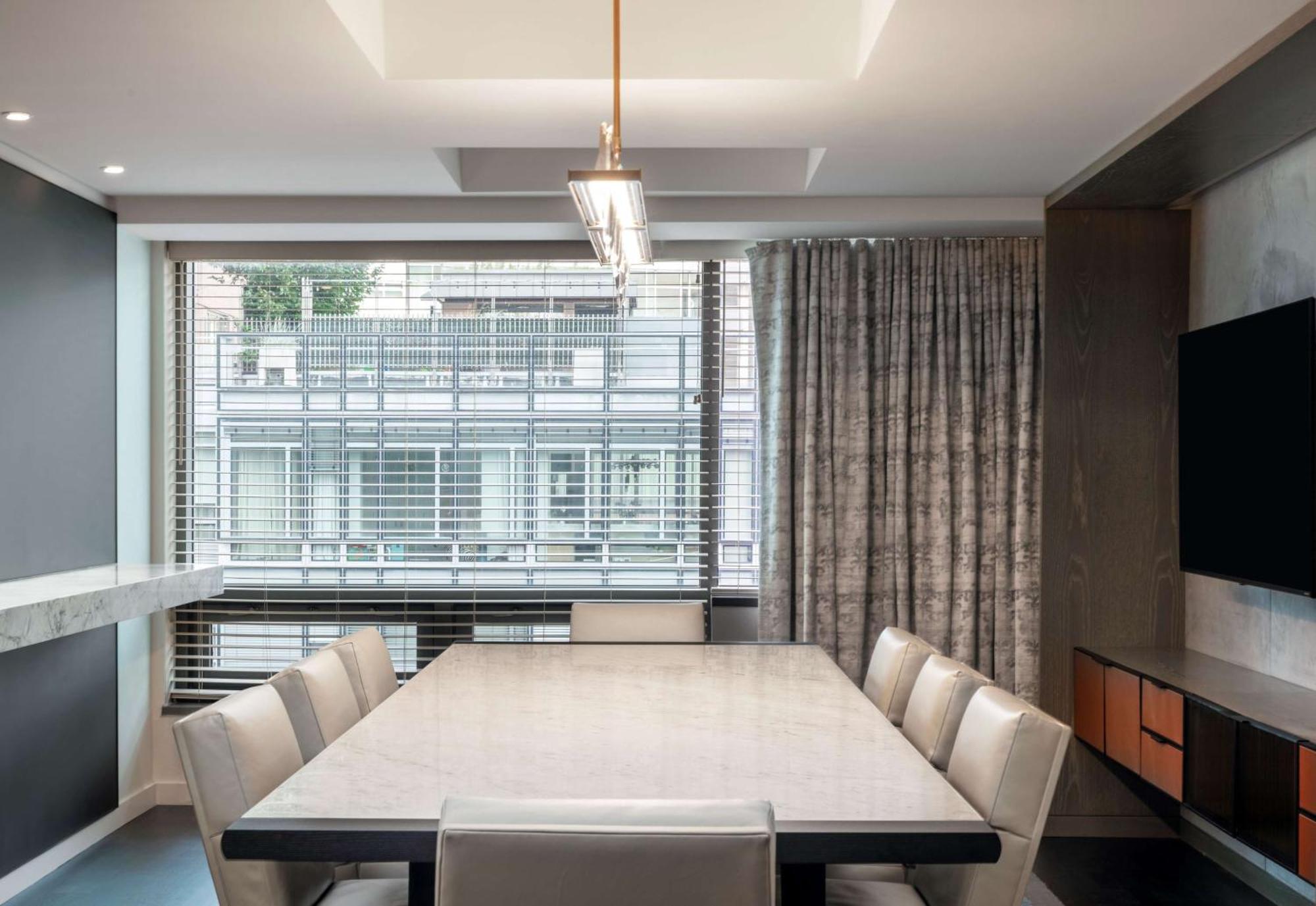 Hotel Conrad Downtown 5*