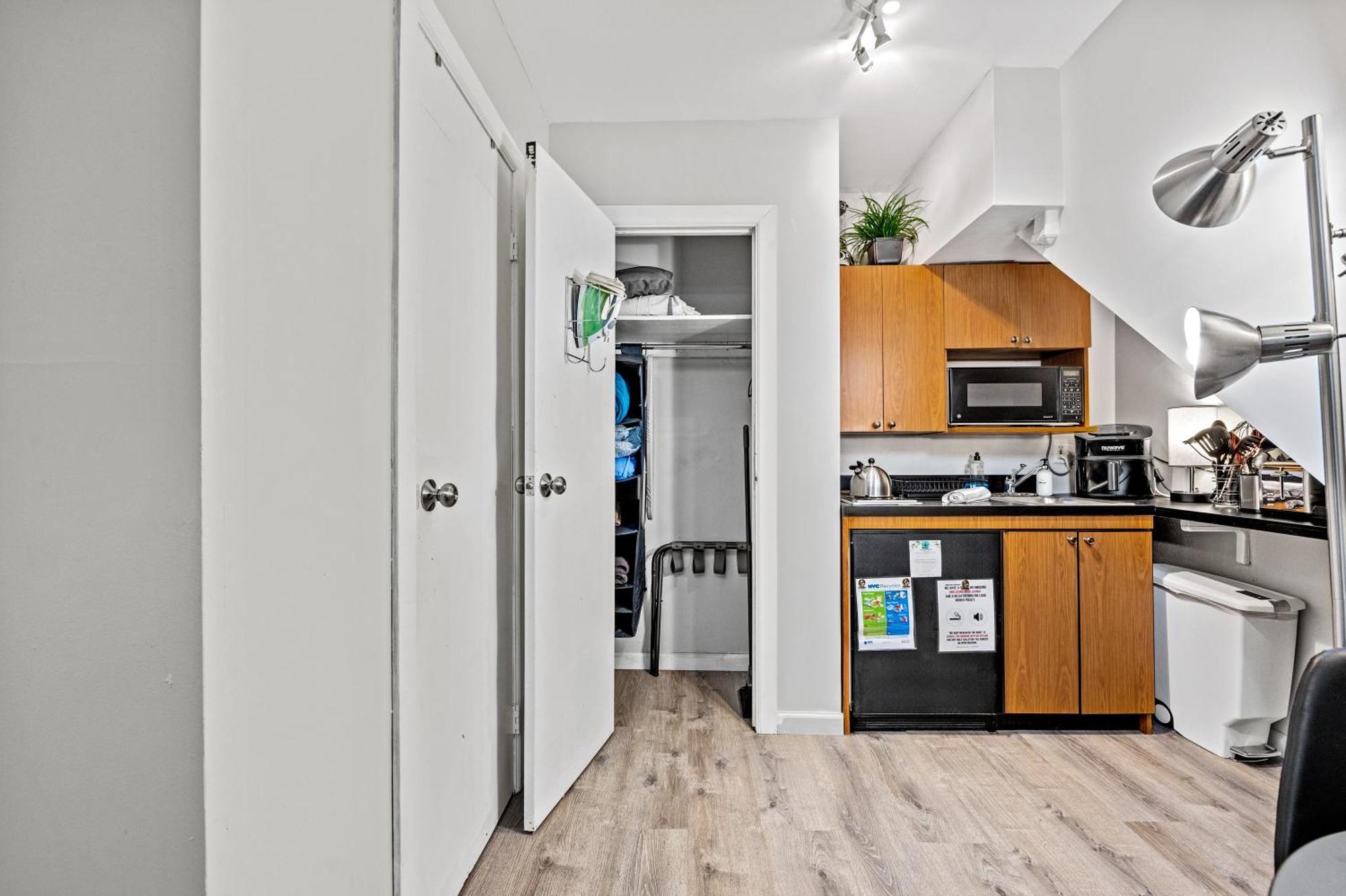 Studio- Walking Distance To Times Square
