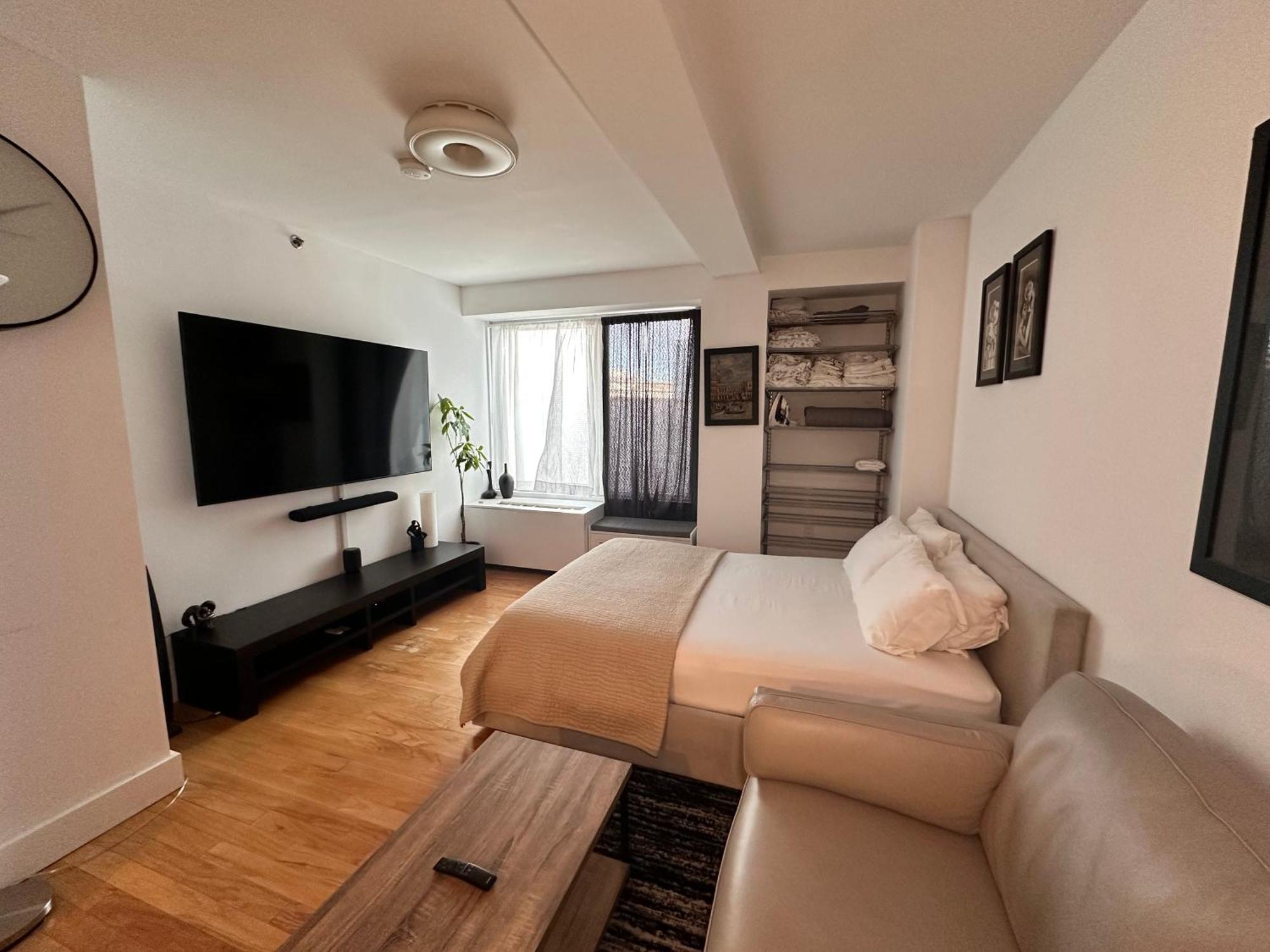 Apartment Modern Studio With Private Bathroom And Kitchen New York