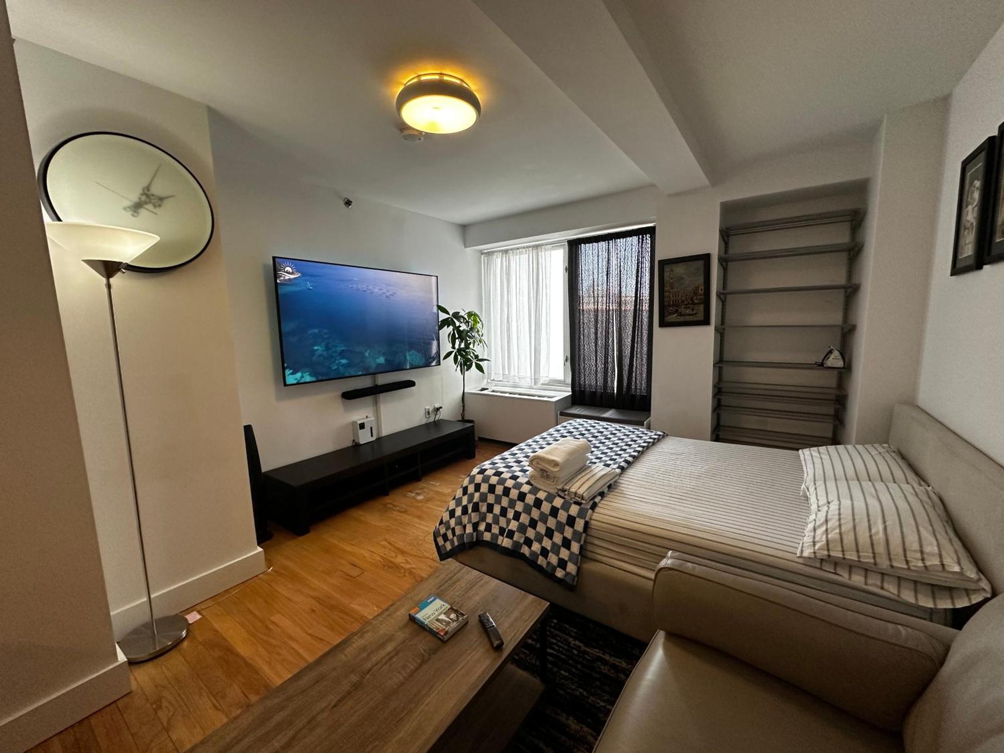 Apartment Modern Studio With Private Bathroom And Kitchen *