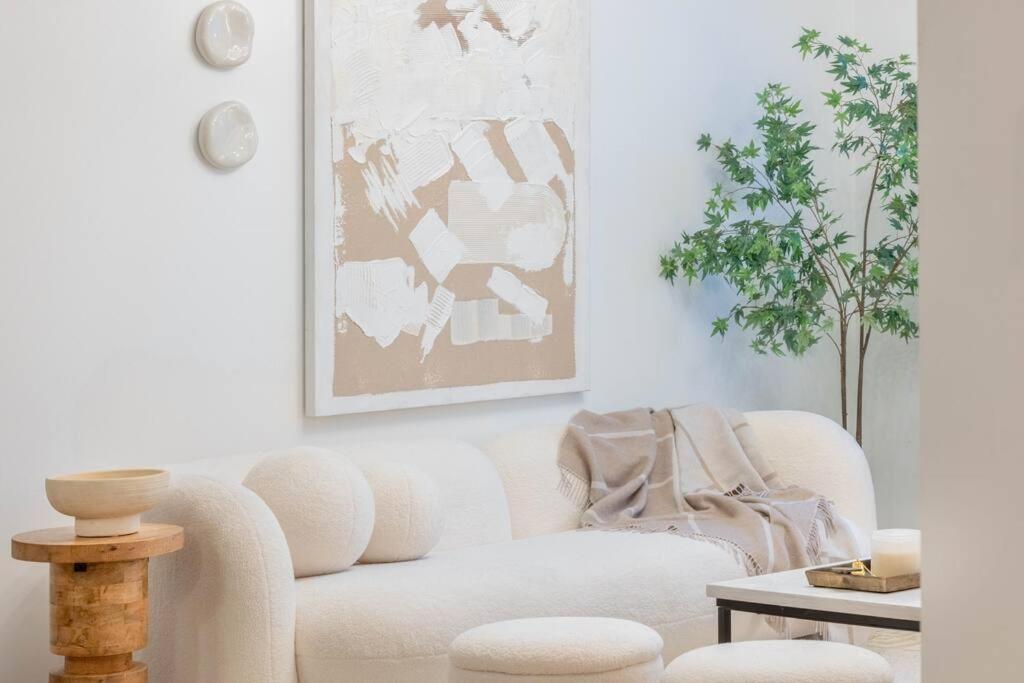 Apartment Designer Apt For 6, City Views, Near Times Square! *