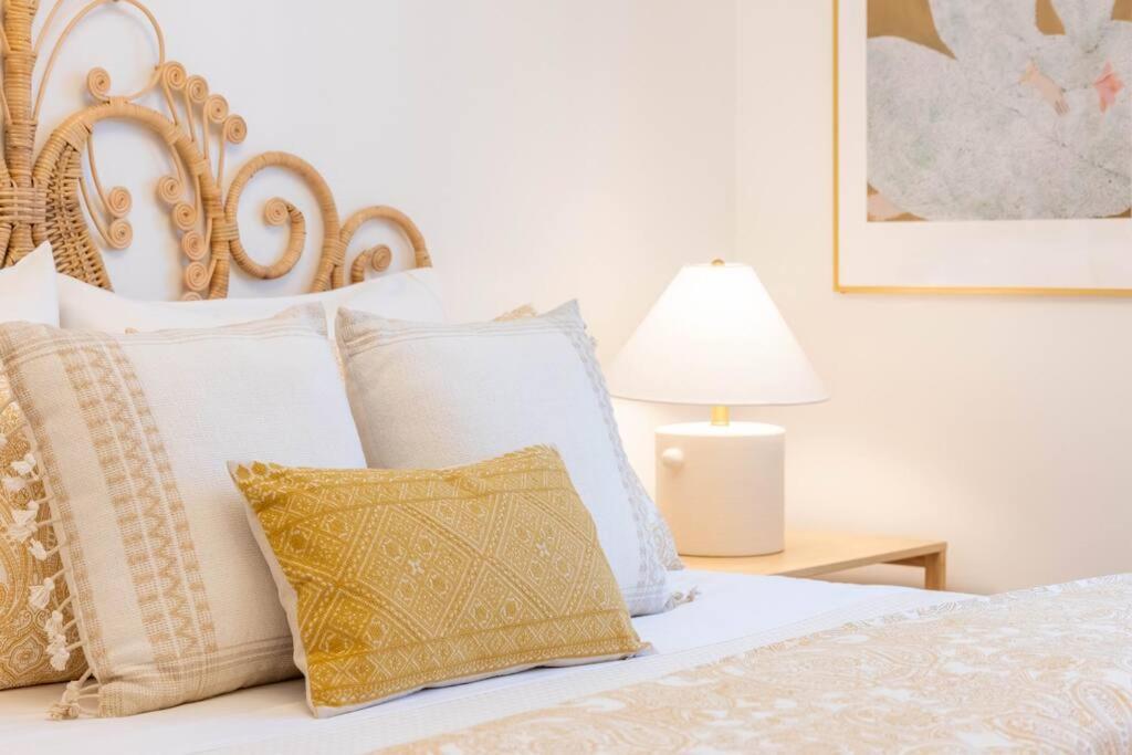 Designer Apt For 6, City Views, Near Times Square! Apartment New York