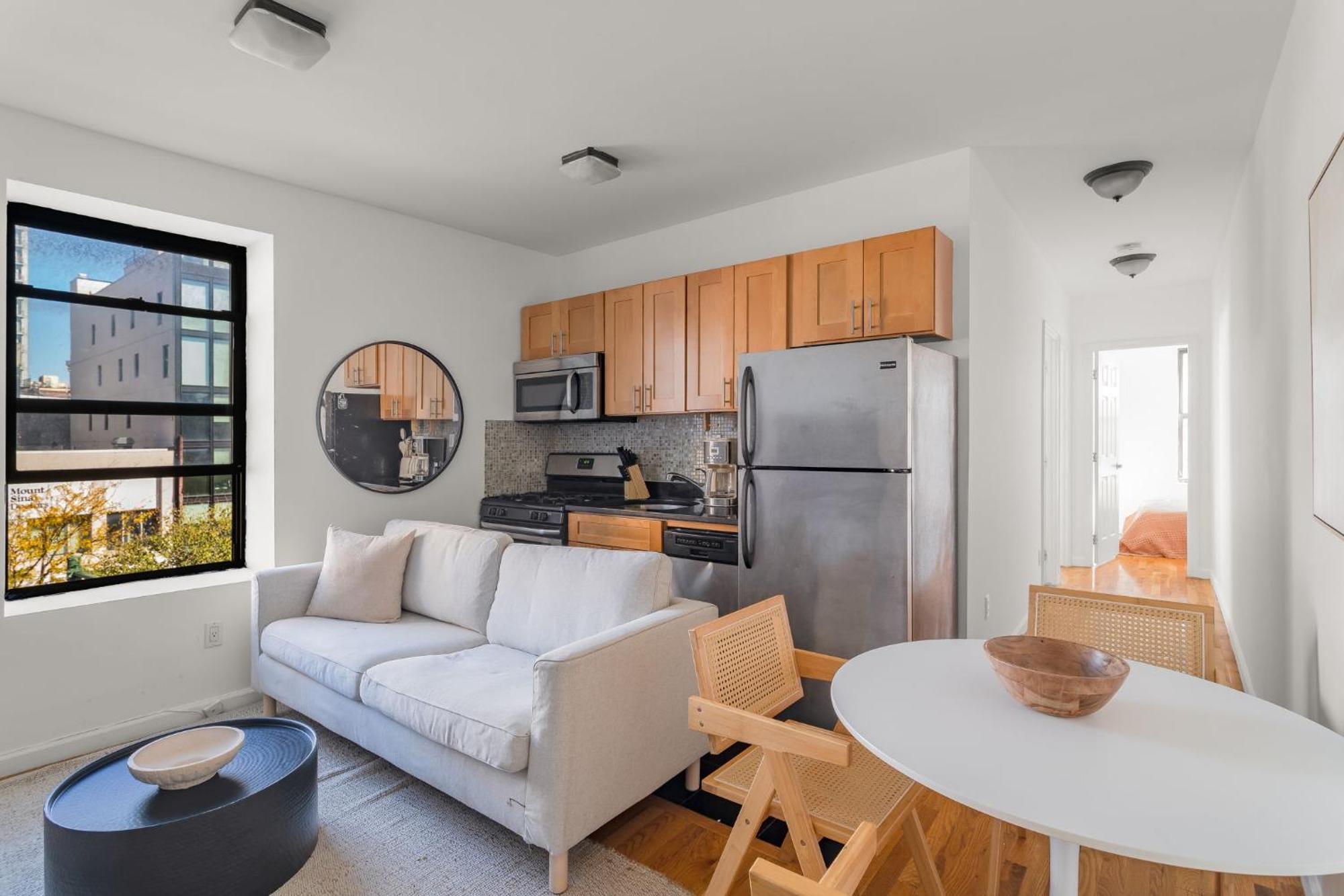 Apartment Spacious 3bedroom 1bath In The Heart Of The Lower East Side Near Iconic Nyc Landmarks