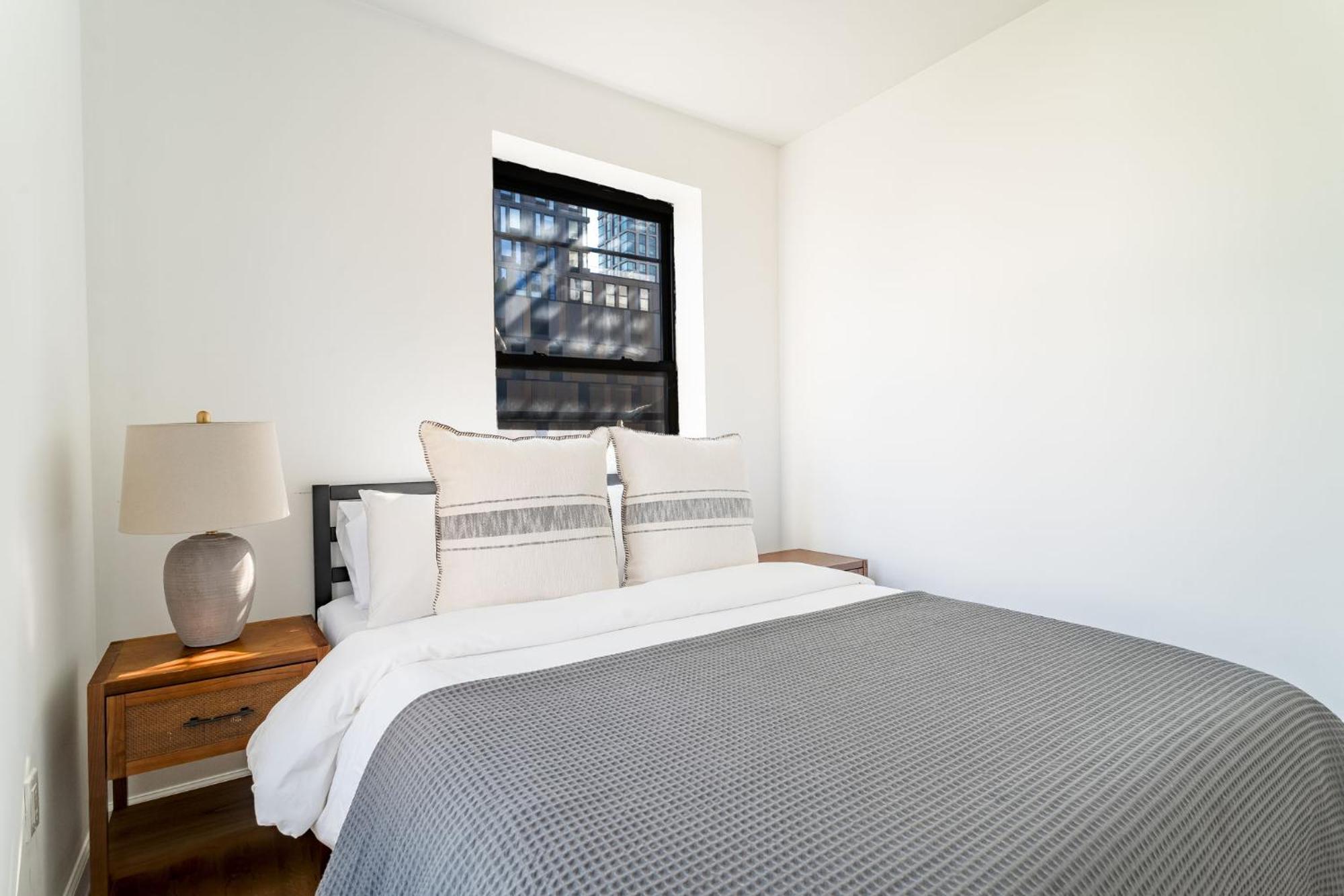 Spacious 3bedroom 1bath In The Heart Of The Lower East Side Near Iconic Nyc Landmarks New York