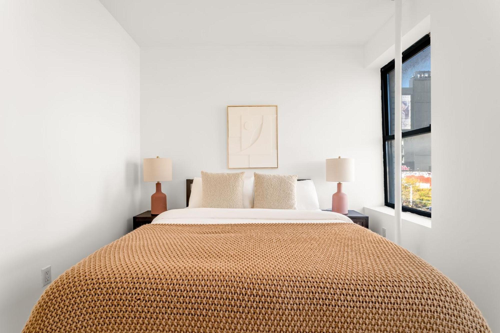 Apartment Spacious 3bedroom 1bath In The Heart Of The Lower East Side Near Iconic Nyc Landmarks