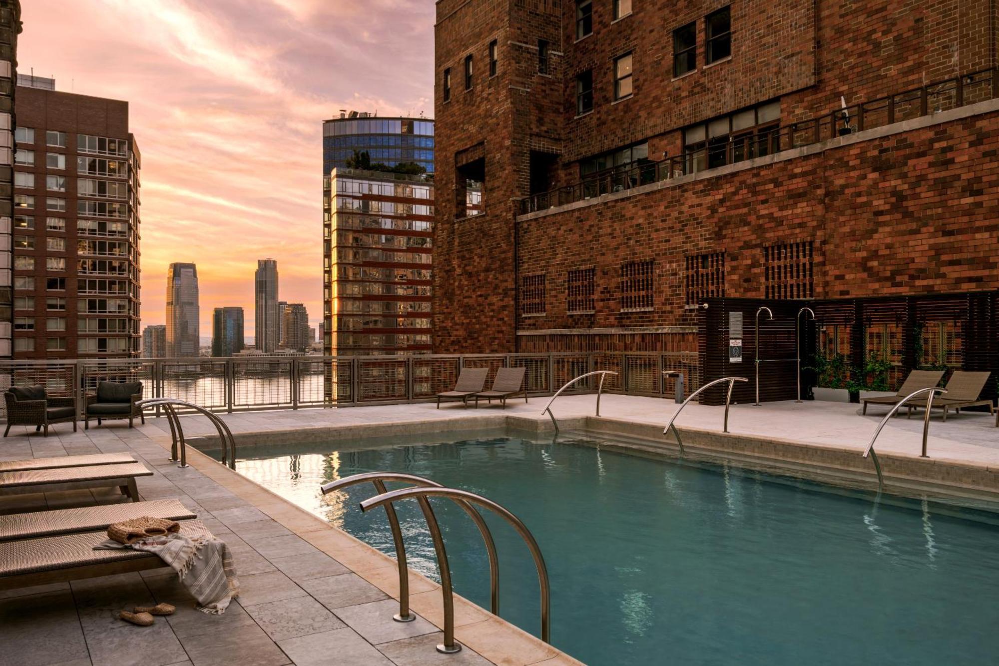 Sonder Battery Park Aparthotel New York