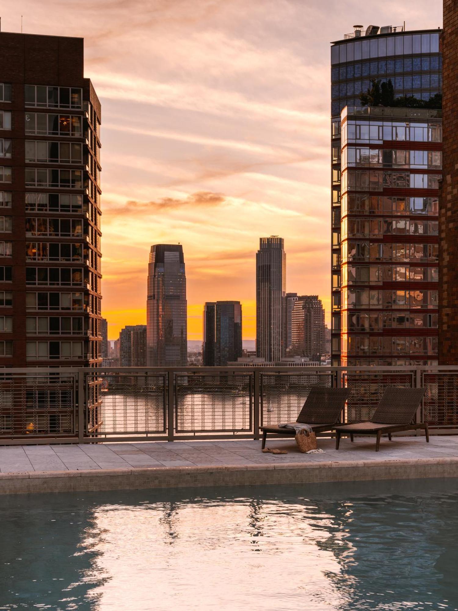 Sonder Battery Park Aparthotel