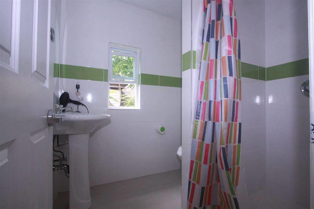 Hotel Room945