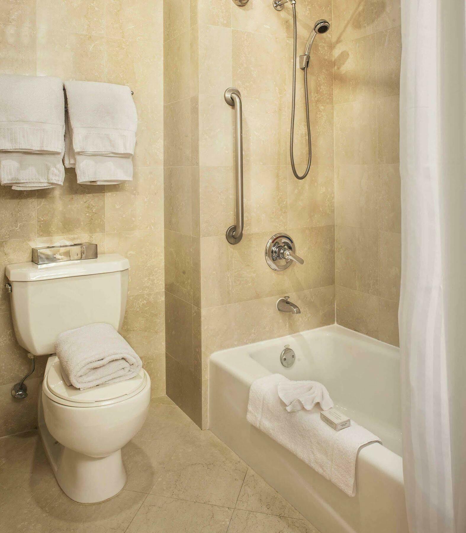 Courtyard By Marriott Jfk Airport Hotel New York