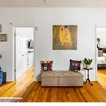 Deluxe Manhattan Room