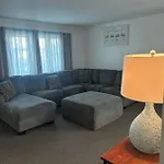 A Spacious & Blissful Stay In Queens