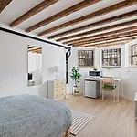 Cozy, Large And Fully Furnished - Near The L Train