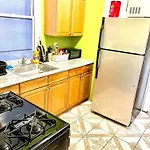 Lic, Next To Manhattan, 3 Bedroom Cozy Apt