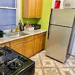 Lic, Next To Manhattan, 3 Bedroom Cozy Apt