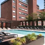 Brooklyn Serenity - Luxe Comfort With Top Amenities