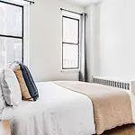 Trendy & Comfy 2 Bdr & 1 Bth In Midtown Manhattan