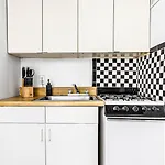 Trendy & Comfy 2 Bdr & 1 Bth In Midtown Manhattan