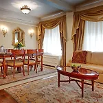 Hotel Elysee By Library Hotel Collection