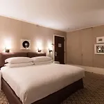 City Club Hotel