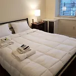 Brooklyn 3 Bedroom 1 Bathroom 8 Minutes To Subway 30 Minutes To Manhattan