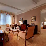 Hotel Elysee By Library Hotel Collection