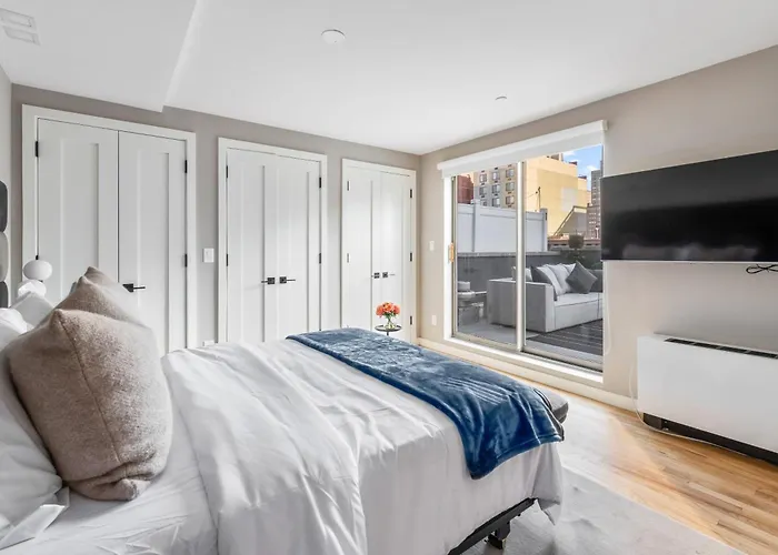 3Br Penthouse Suite With Massive Private Rooftop