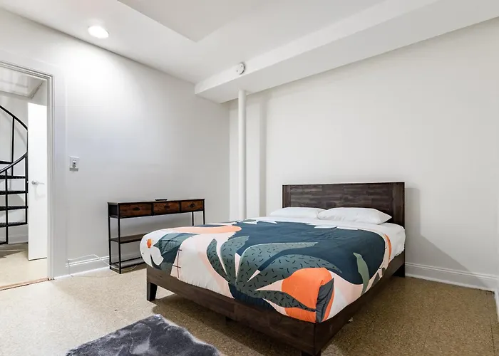3 Bd Upscale Unit In Manhattan Valley