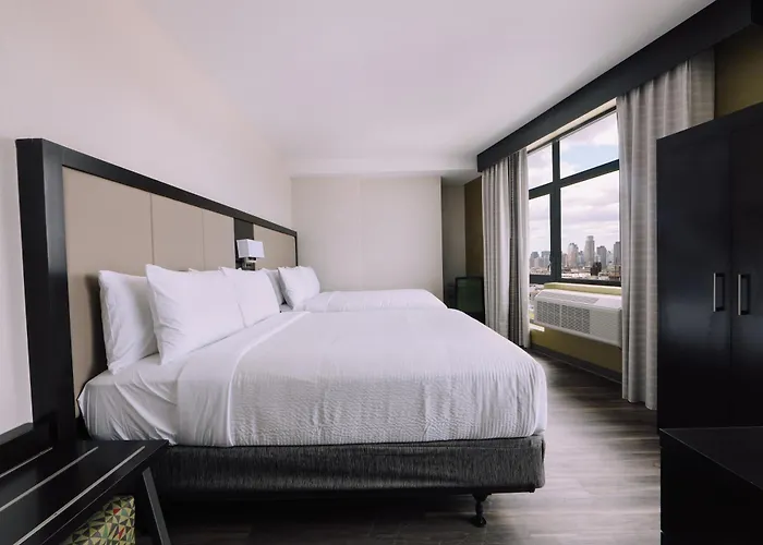 Holiday Inn Express Long Island City