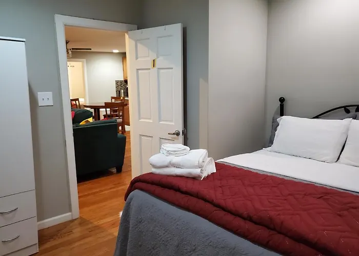 Cozy Retreat On Atlantic Ave