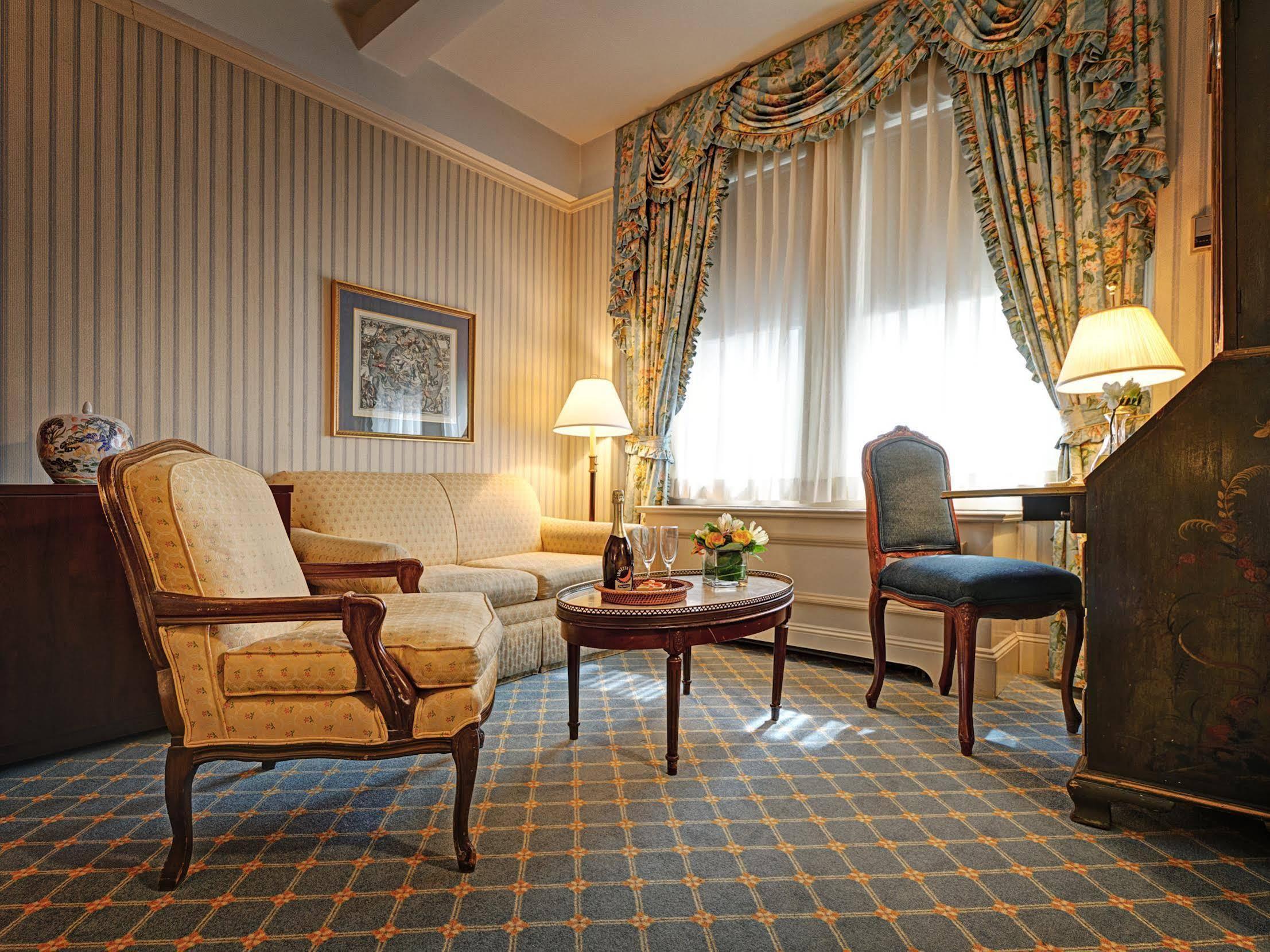 Elysee By Library Collection Hotel