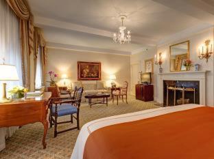 Elysee By Library Collection Hotel 4*