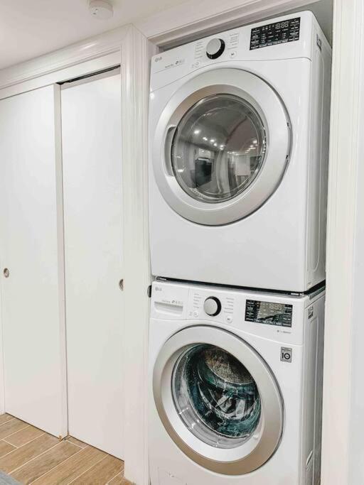 Luxury With Backyard + Close Transportation Apartment New York