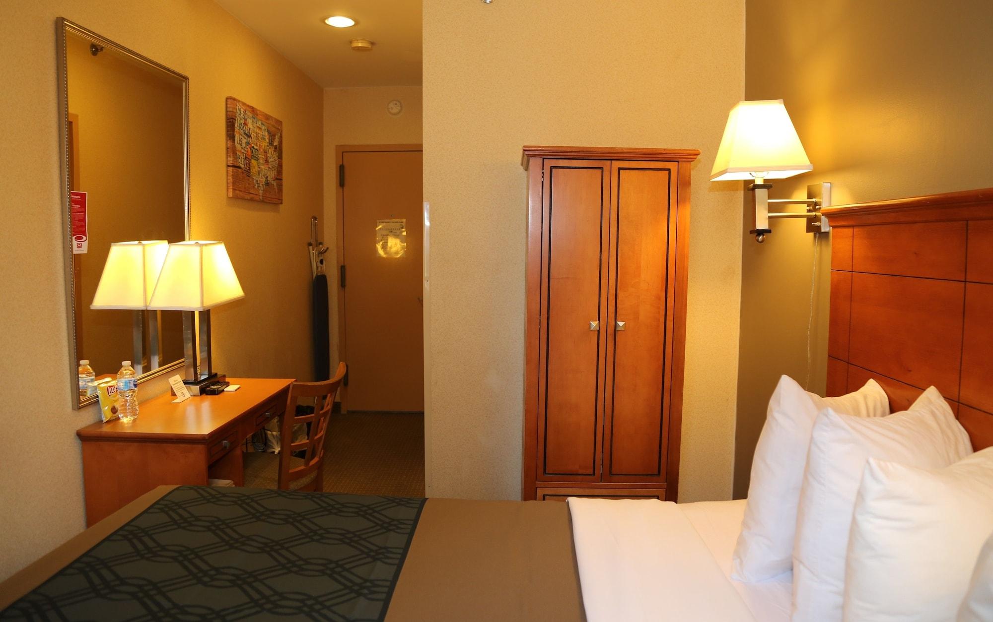 Hotel Econo Times Square 2*