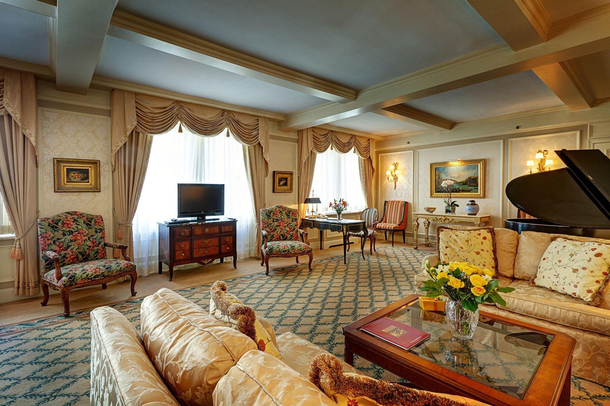 Elysee By Library Collection Hotel