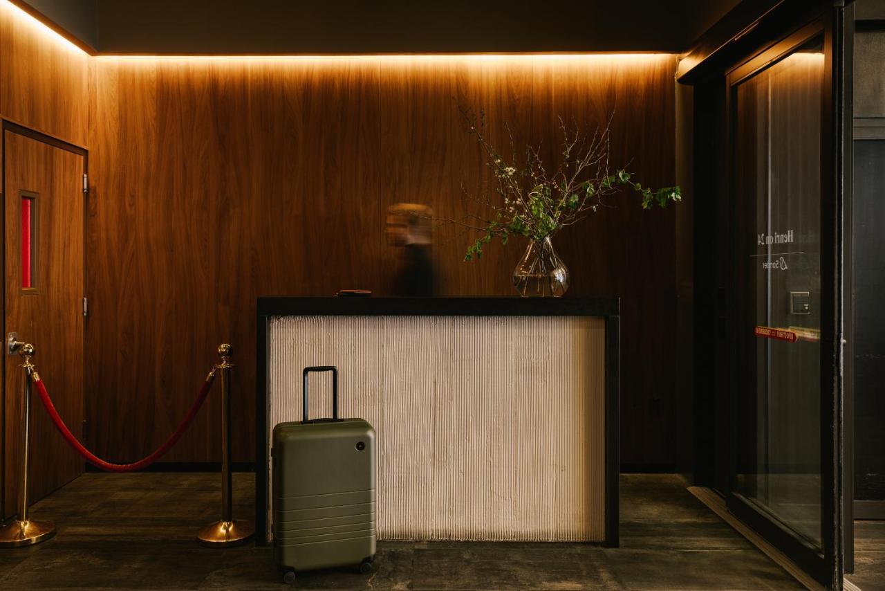 Hotel Sonder Henri On 24