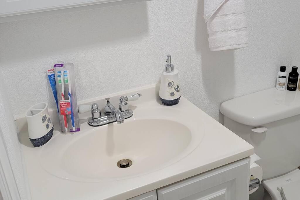2 Ptivet Bedroom,1 Bathroom,kitchen,self Check In,free Parking