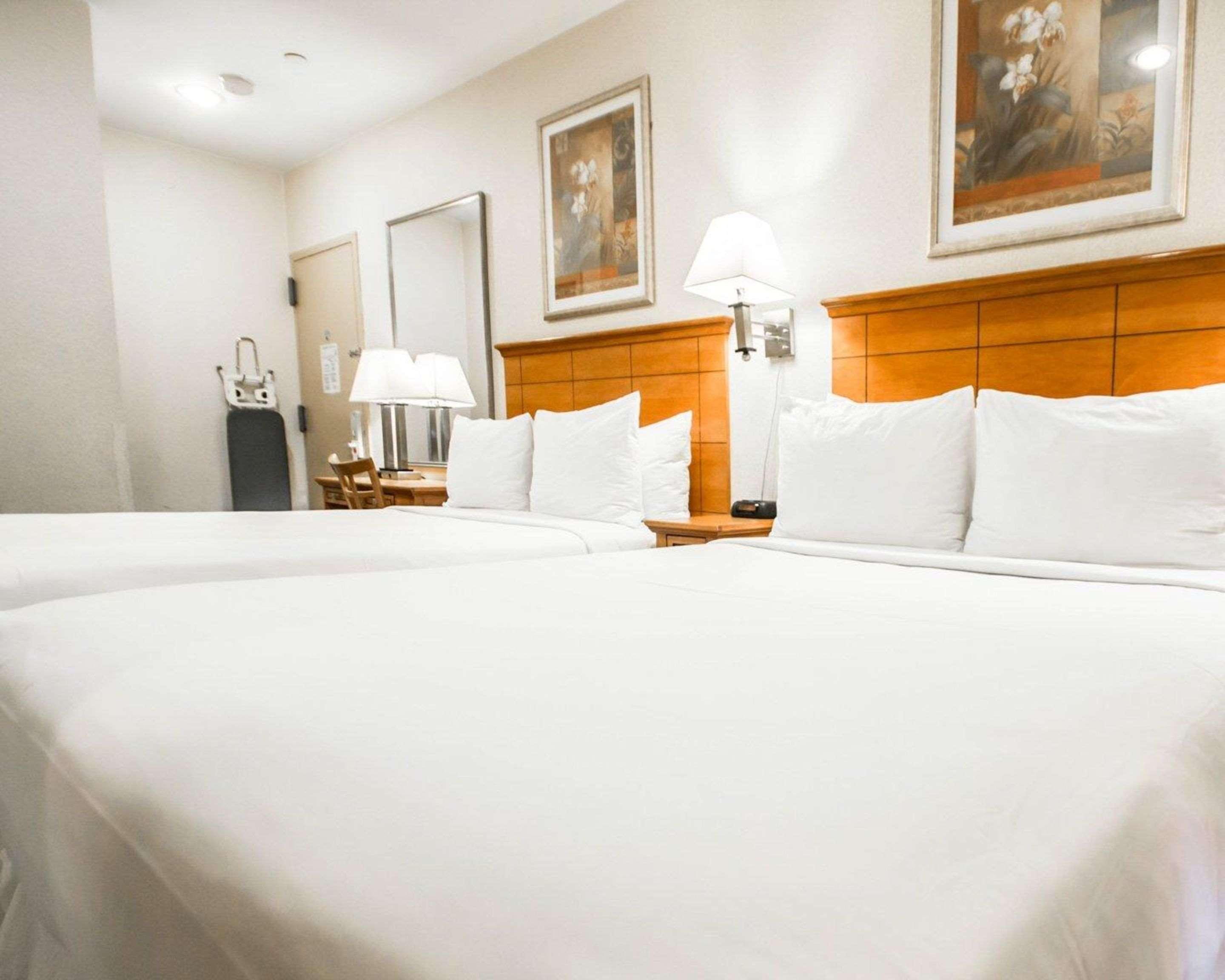 Hotel Econo Times Square 2*
