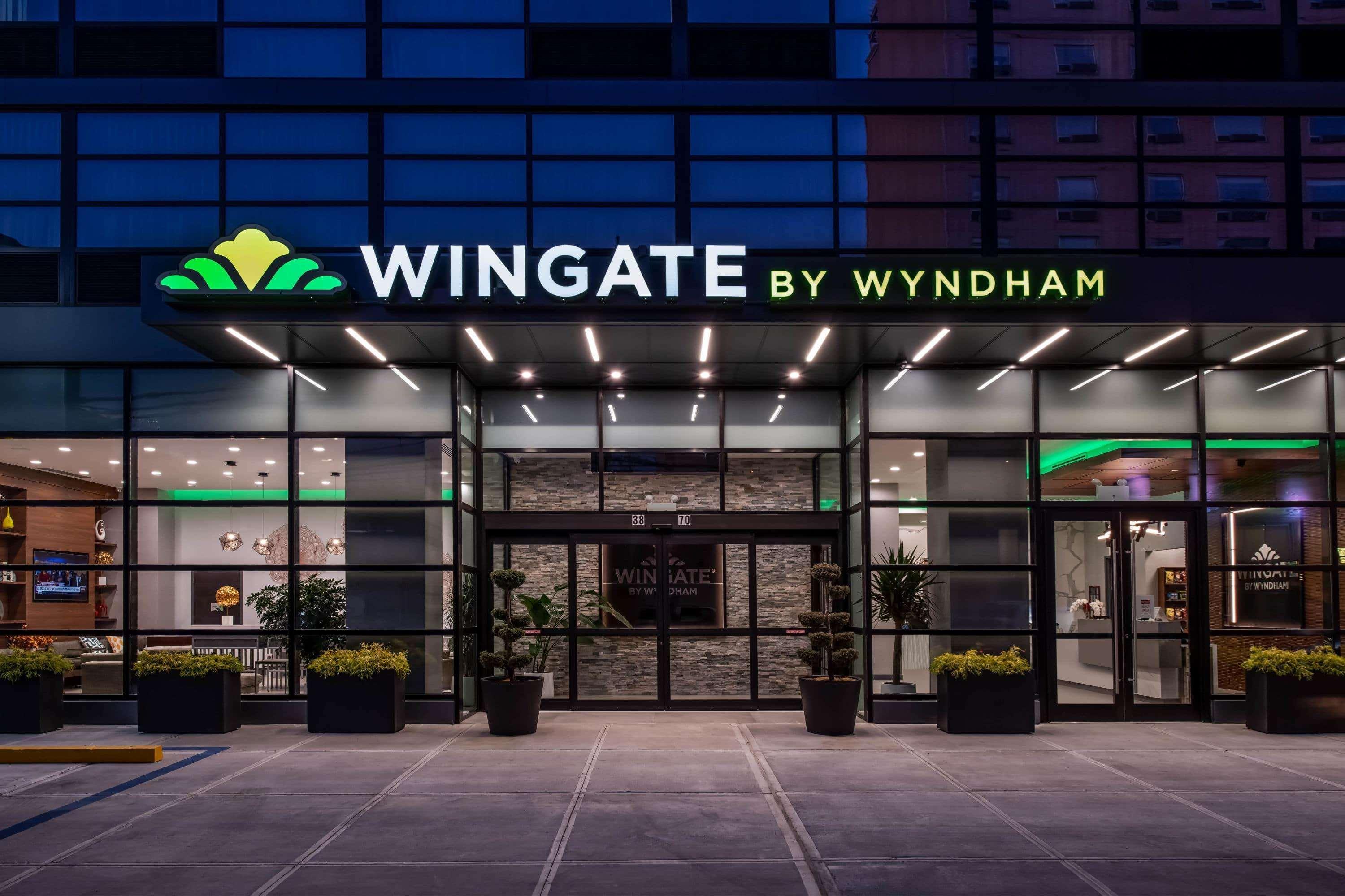 Wingate By Wyndham Long Island Hotel 3*