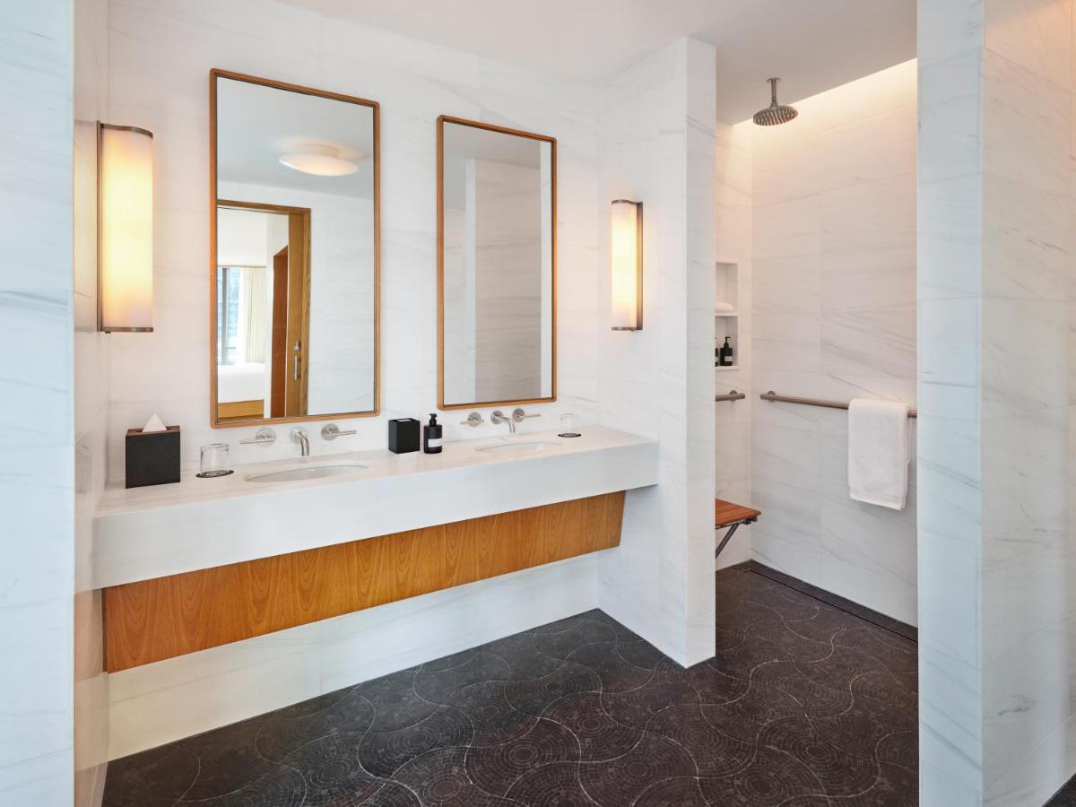 Pendry Manhattan West Hotel
