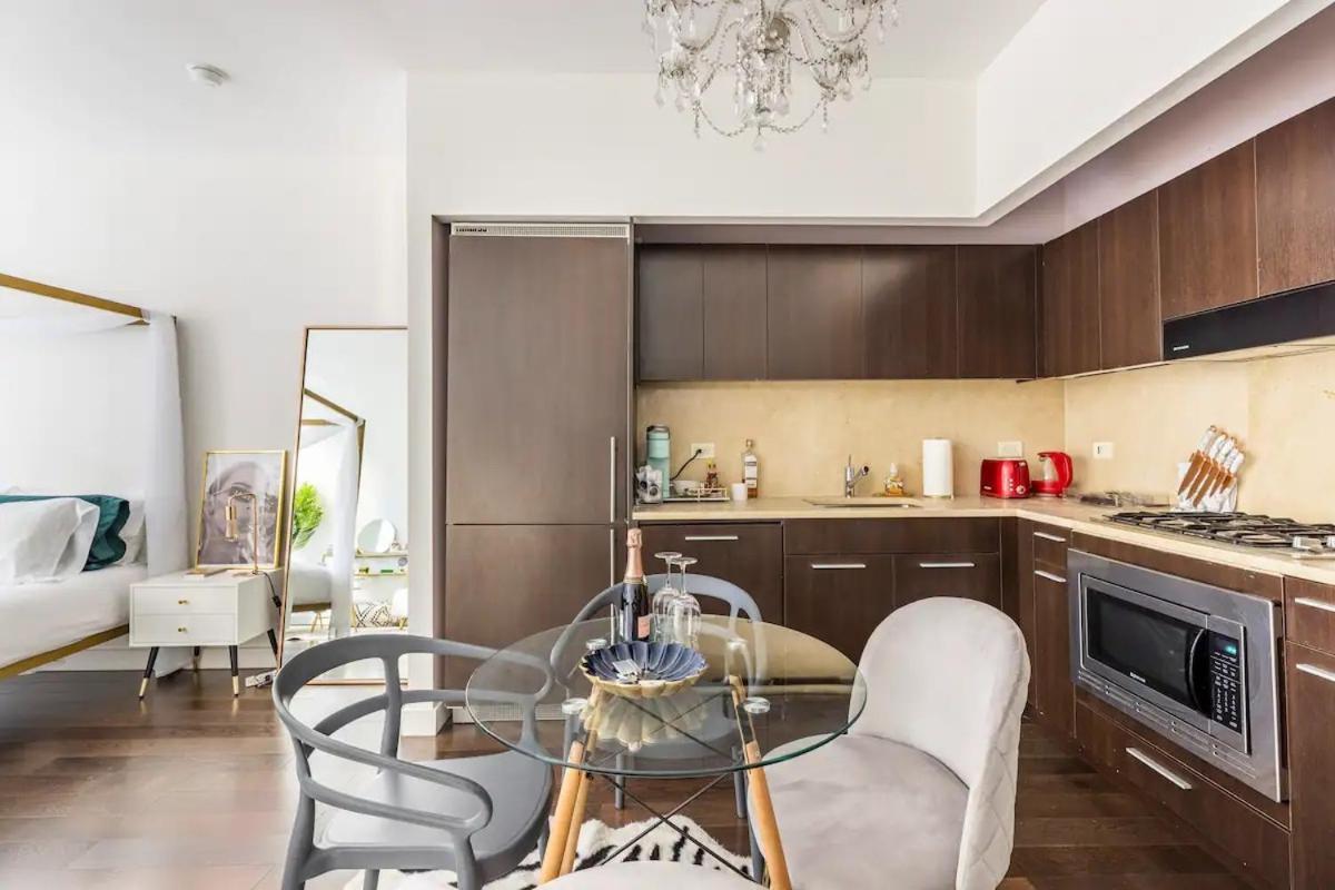 Wall Street Suites By Orchard Group *
