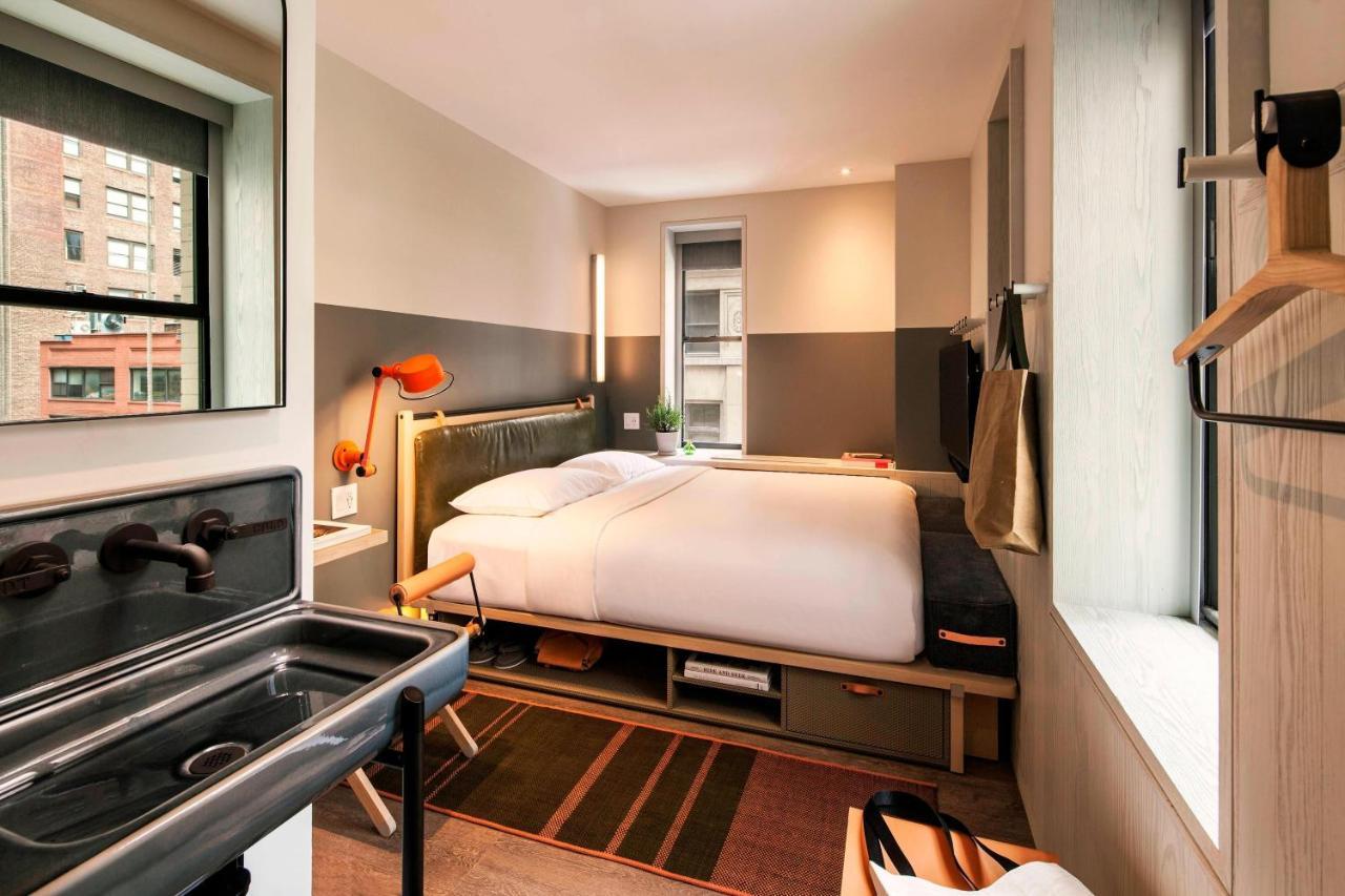 Hotel Moxy Nyc Times Square 4*