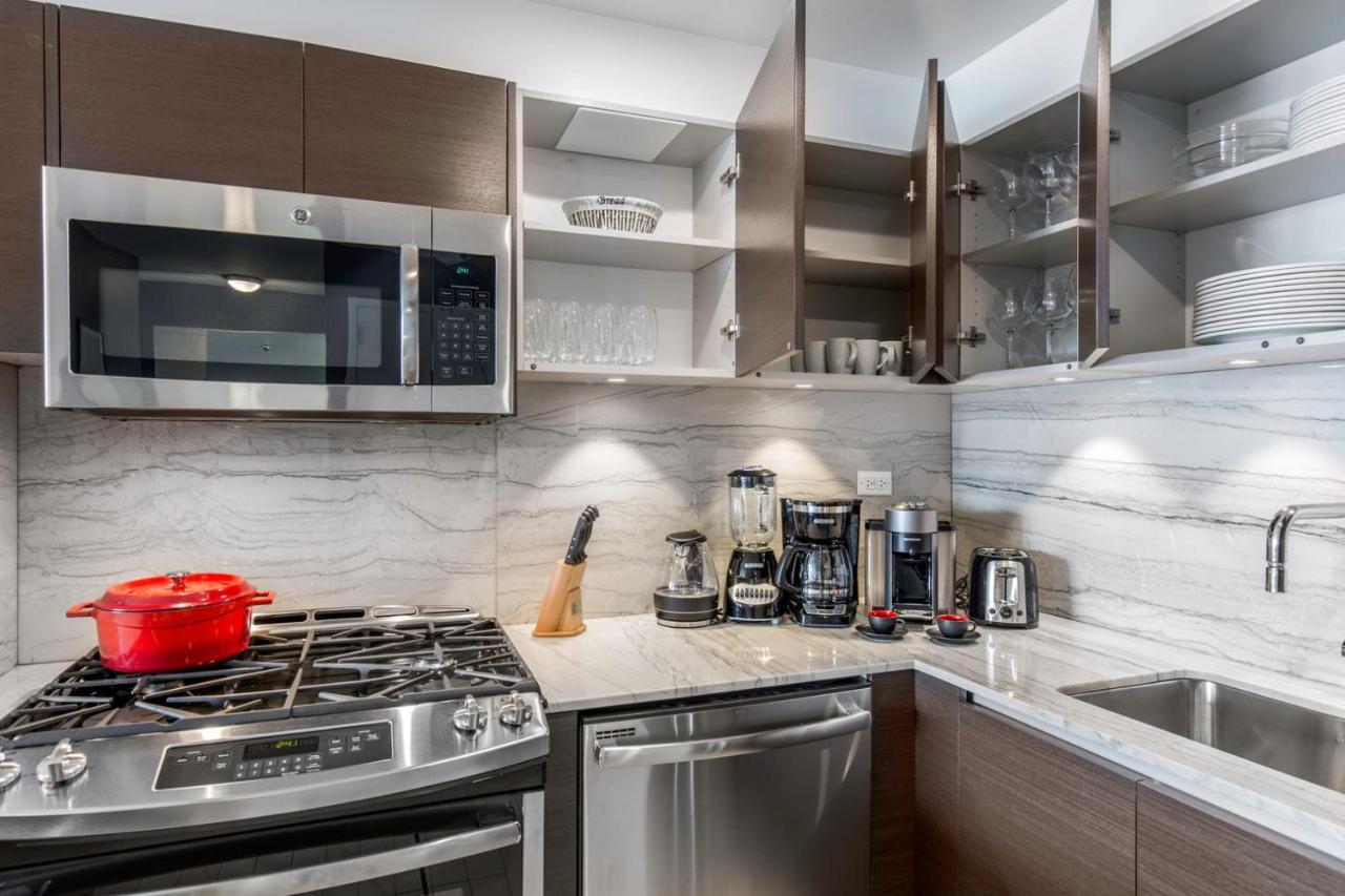 1br Nr Times Sq W Indoor Pool Gym Nyc-102 Apartment