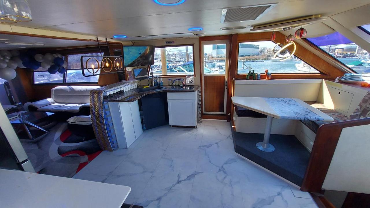 Cozy Ocean 3xdeck Yacht