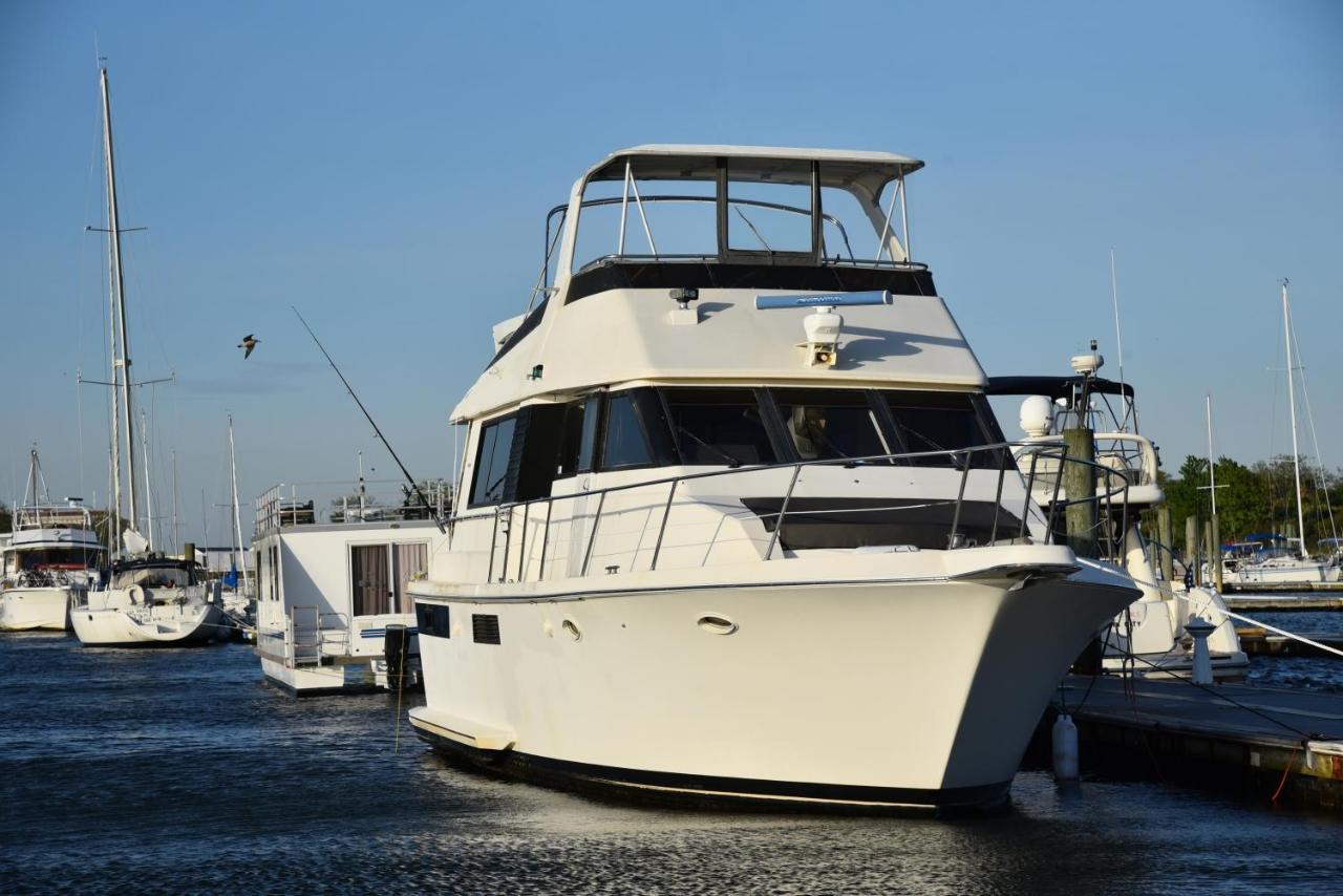 Romantic @ Ocean 3-deck Yacht * New York