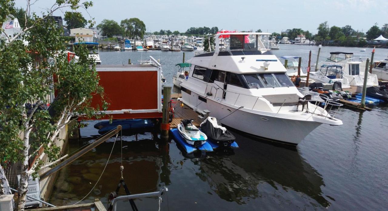 Botel Cozy Ocean 3xdeck Yacht