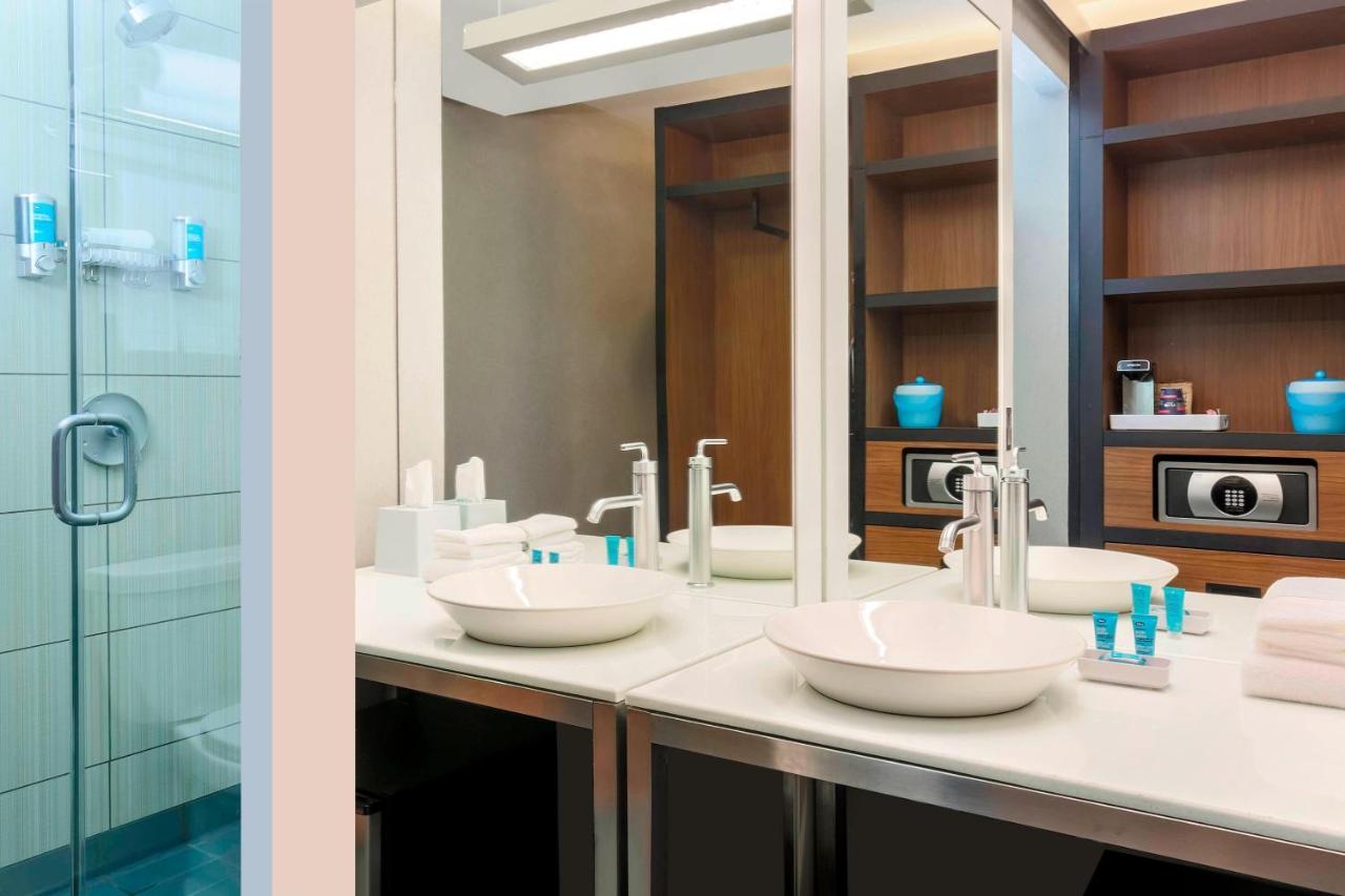 Aloft Harlem Hotel 4*